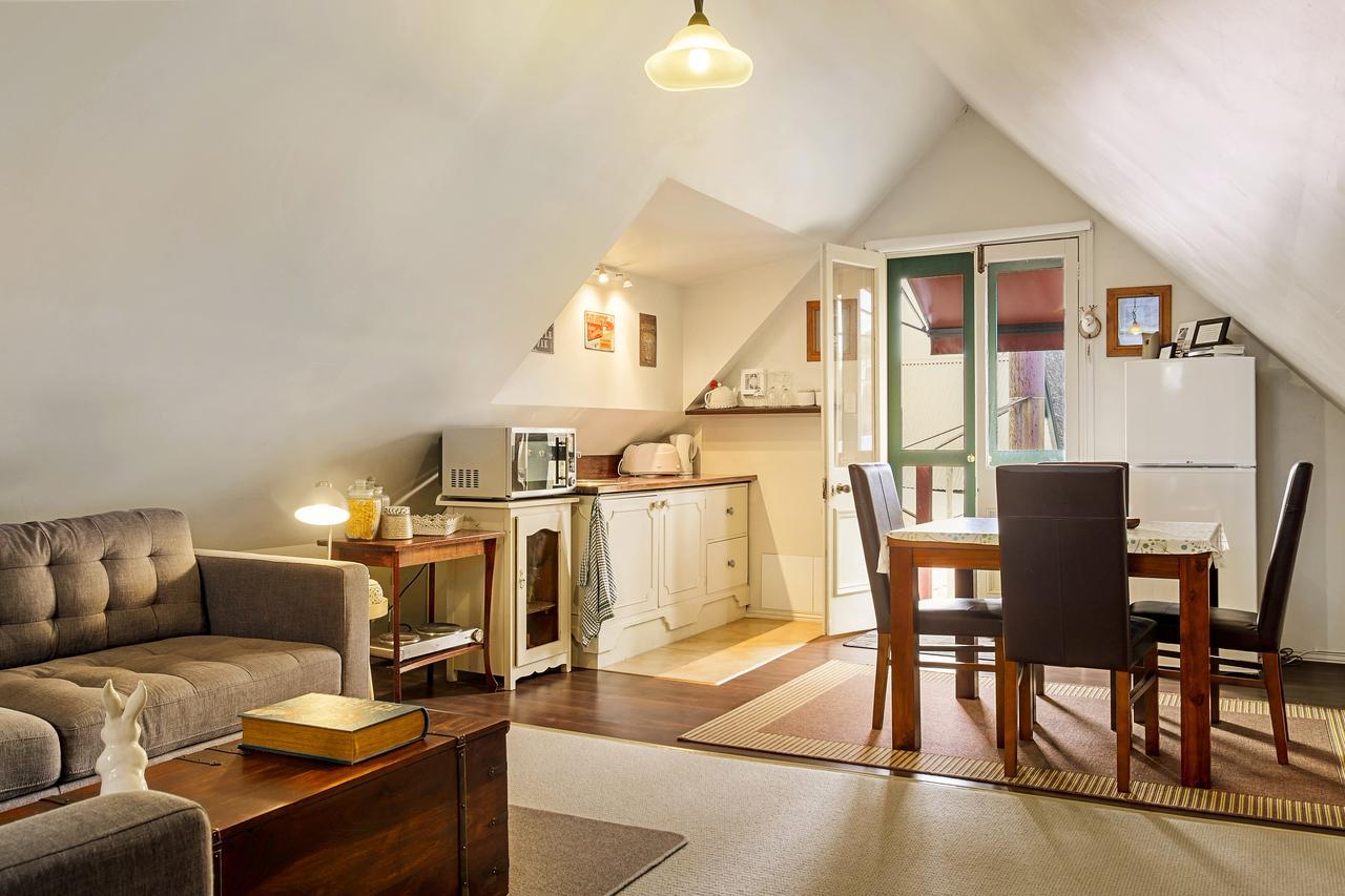 Grove Crabtree House Bed & Breakfast エクステリア 写真