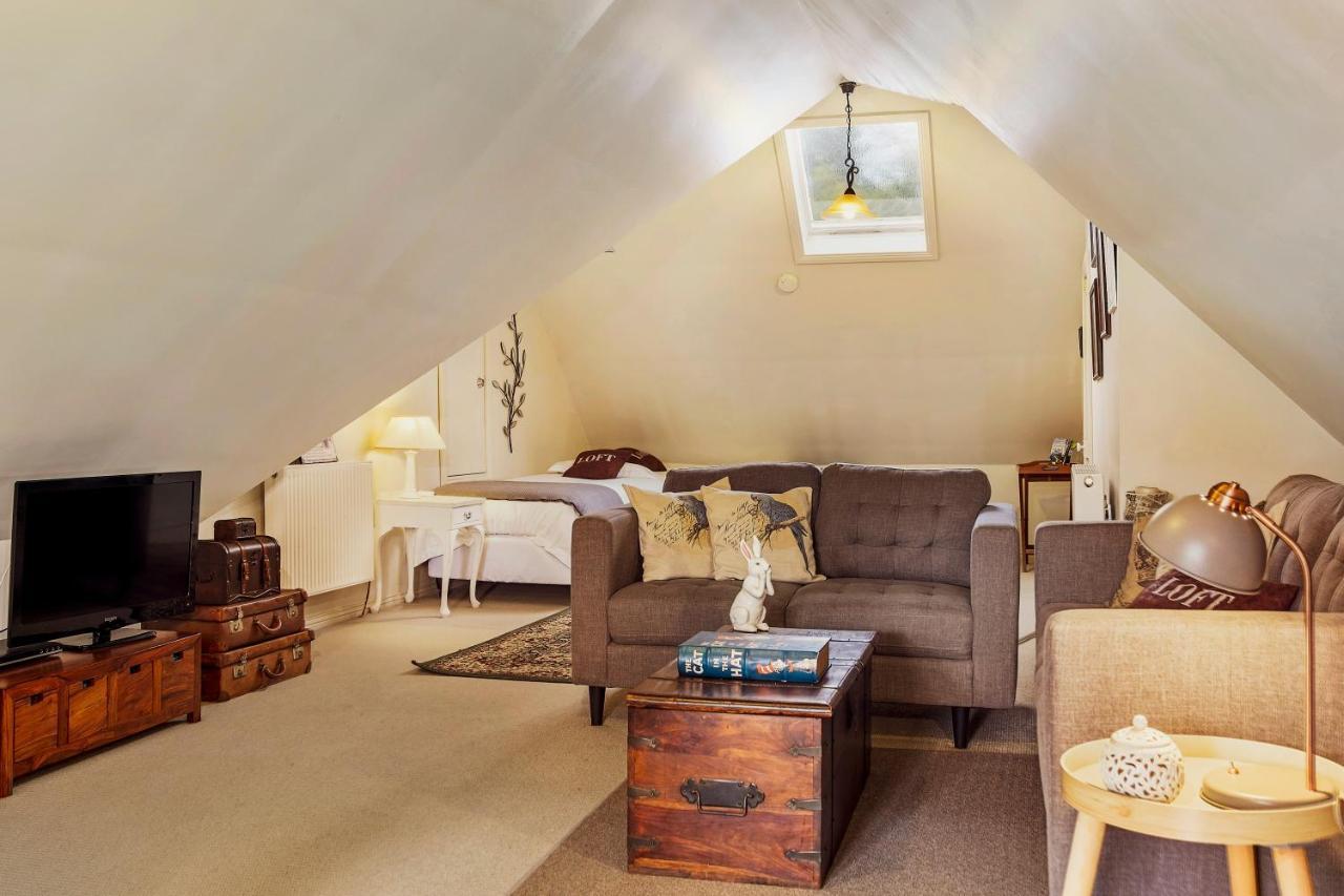 Grove Crabtree House Bed & Breakfast エクステリア 写真